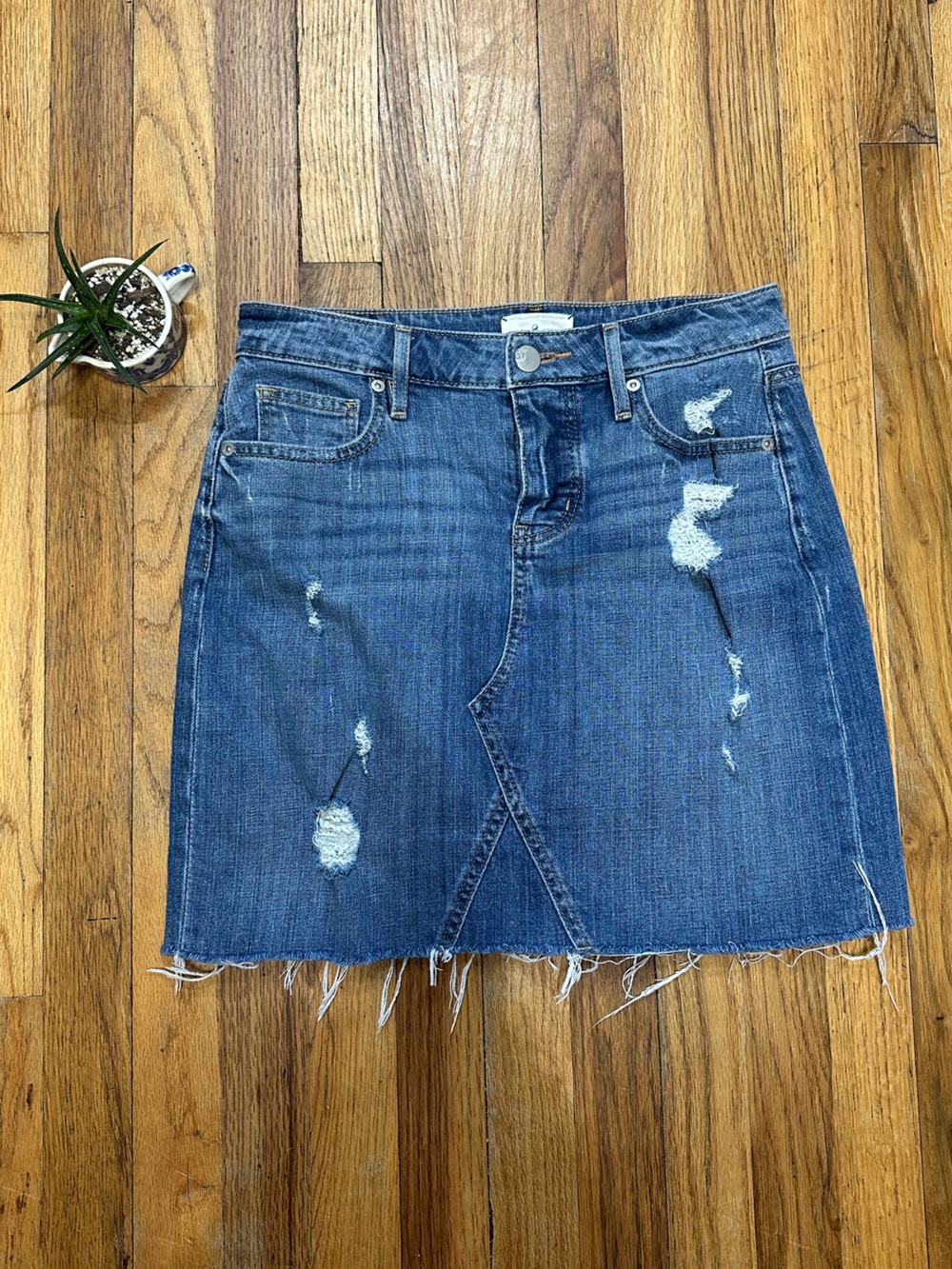 Lou & Grey. Denim Skirt. Size 27.